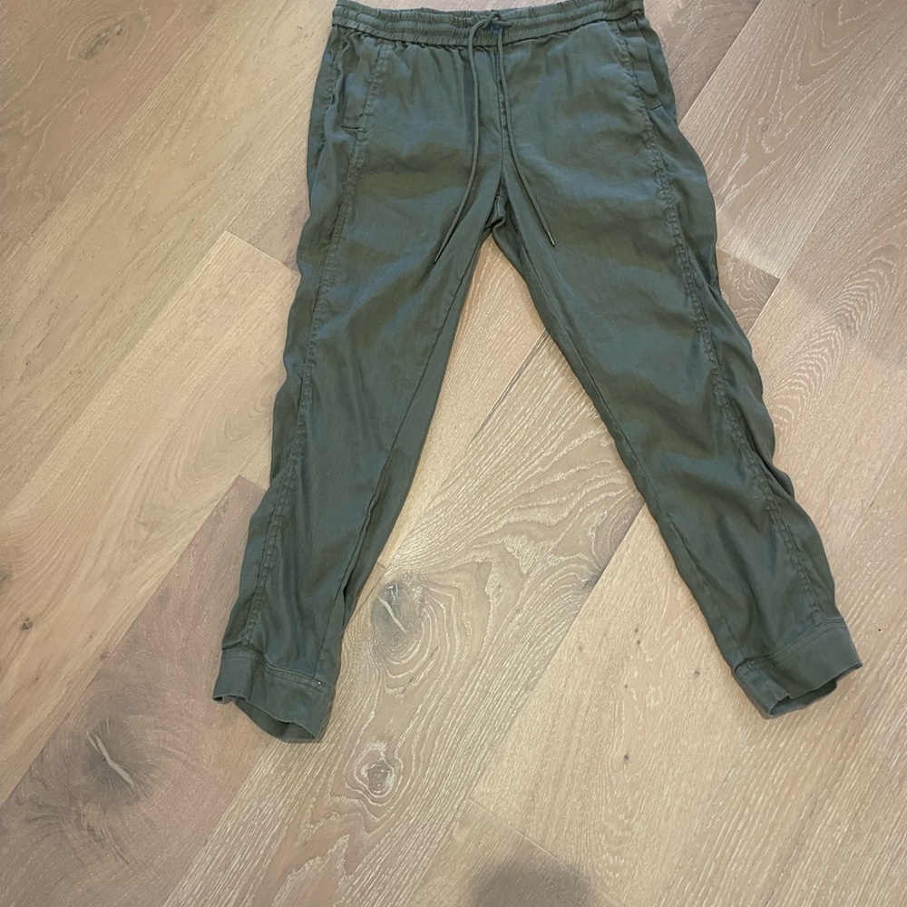 Level 99 green pants with pockets size smalll